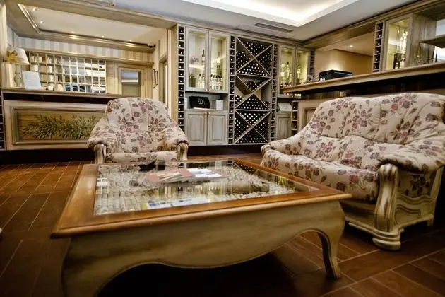 Wine Hotel Cesarica - Lobi