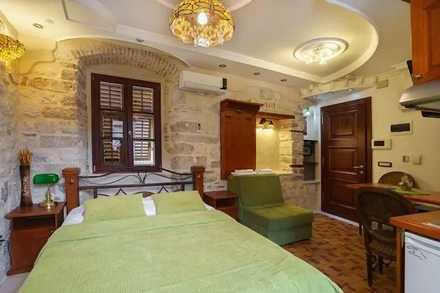 Wine house old town apartments - Oda