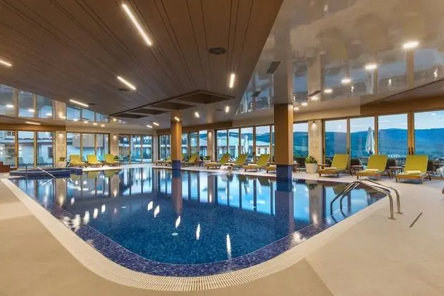 Wine & SPA Hotel Chukara - Havuz