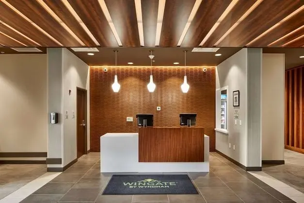 Wingate by Wyndham Hurricane WV - Lobi