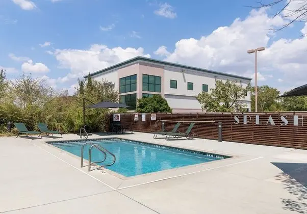 Wingate by Wyndham - Round Rock - Havuz