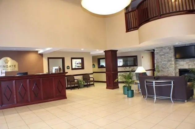 WINGATE BY WYNDHAM SOUTHPORT - Lobi