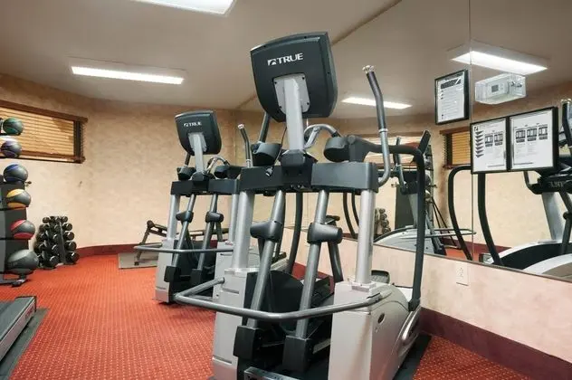 WINGATE BY WYNDHAM VIENNA PARKERSBURG - Spor