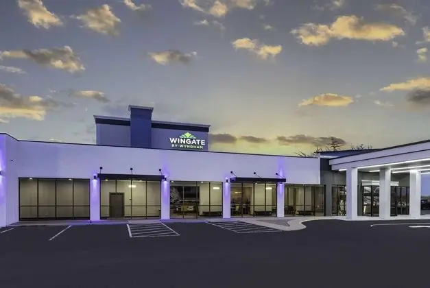 Wingate by Wyndham Wichita Airport - Dış Mekan