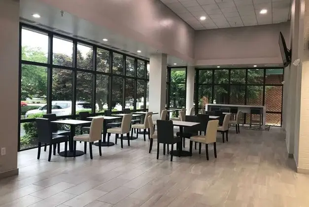 Wingate by Wyndham Williamsburg - Kahvaltı