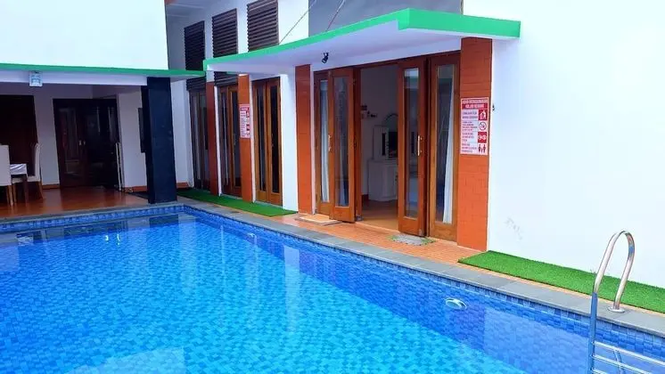 Villa Wirosaban with Private Pool by Simply Homy - Öne Çıkan Resim