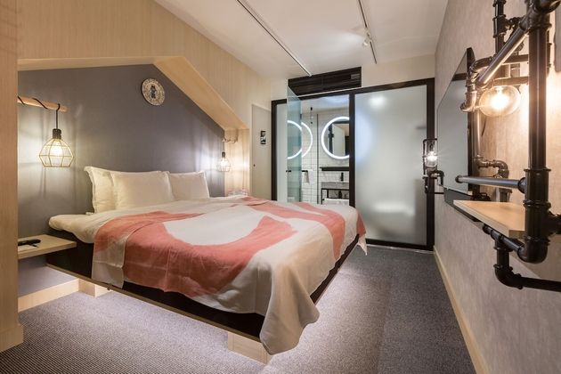 Hotel With Urban Deli