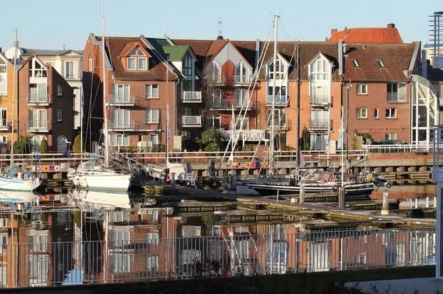 Wohnen am Yachthafen W46