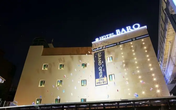 Wolgok Hotel Baro