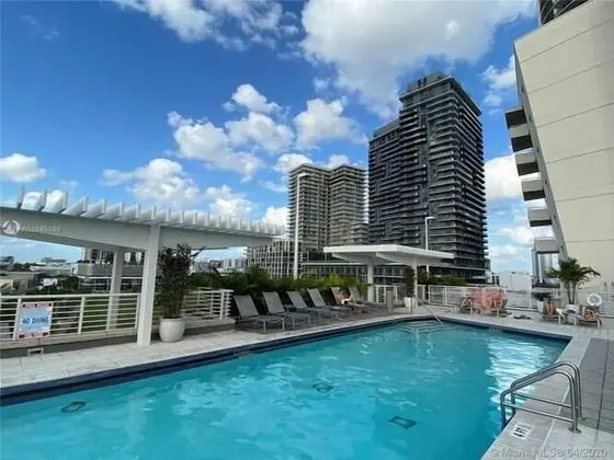 Wonderful 1 bedroom condo in Midtown - Havuz