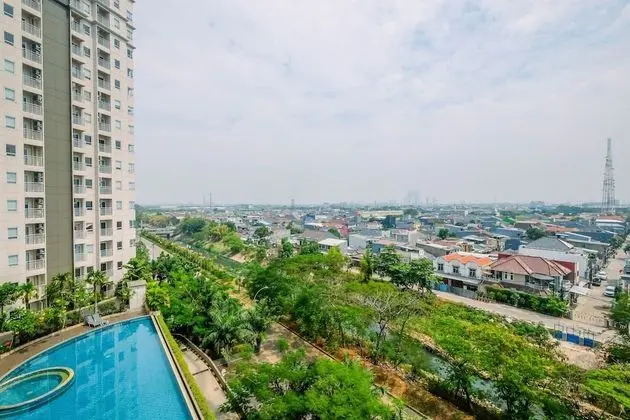 Wonderful 1BR Apartment at Mustika Golf Residence with Golf View - Dış Mekan