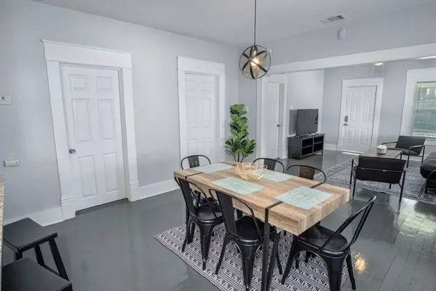 Wonderful 3 BR 2 BA Near Downtown - İç Mekan