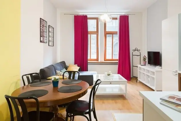 Wonderful Apartment Wrzesinska street