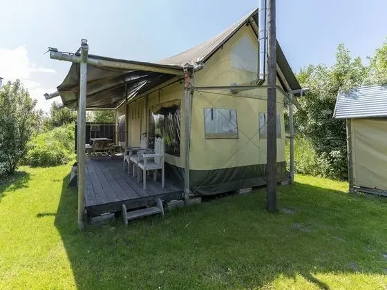 Wonderful Beach Lodge for 8 People near Beach, Sea, & Village of Callantsoog