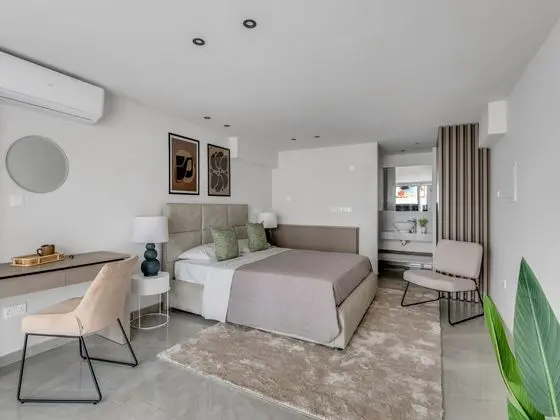 Wonderful and Centrally Located 2 Bedroom Apartment for up to six All Yours - Öne Çıkan Resim