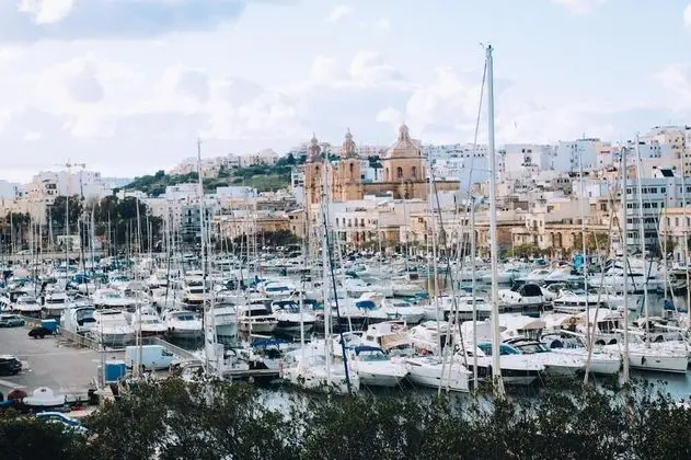 Wonderful Double Room in Pieta - Bb Marina