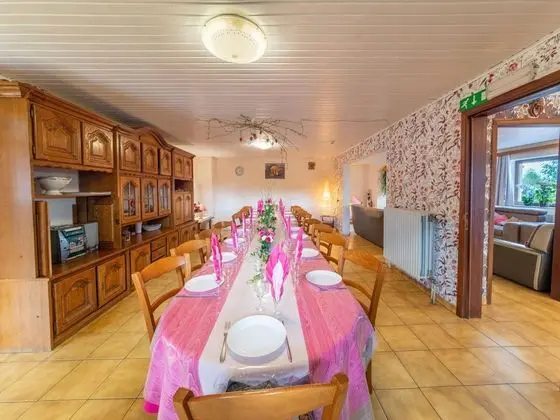 Wonderful Holiday Home in Montleban With Sauna - Yerinde Yemek