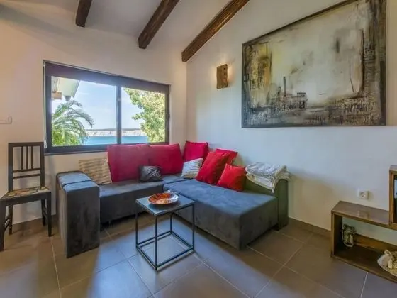 Wonderful Home With Pool and Amazing sea View . Near the Beach !