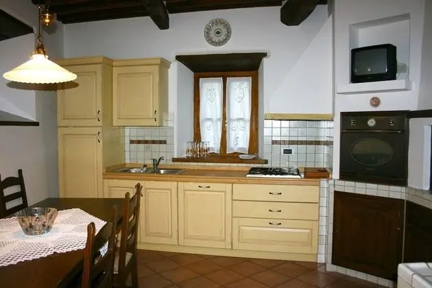 Wonderful private villa with private pool, A/C, WIFI, TV, pets allowed and parking, close to Are... - Mutfak