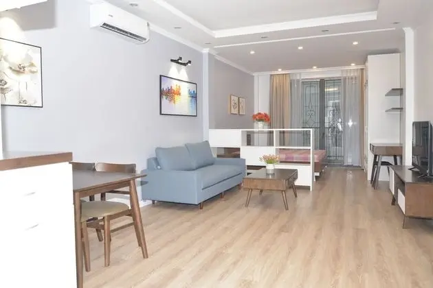 Wonderful Sunny Apartment - Oda Düzeni