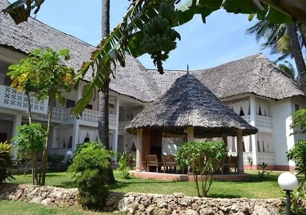 Wonderful two Minutes Walk to the White Sand Beach Property