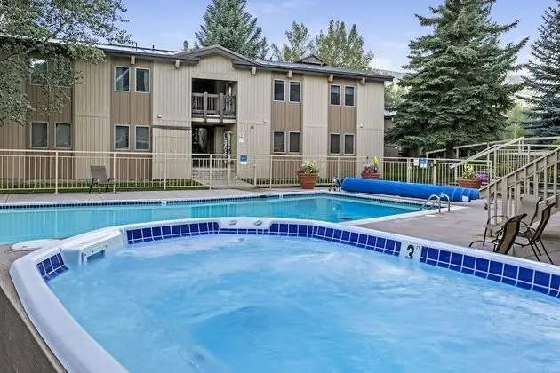 Woodbridge Condos by Snowmass Vacations - Havuz
