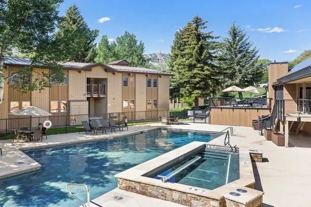 Woodbridge Condos by Snowmass Vacations - Havuz