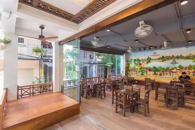 Wooden Apartment - Yerinde Yemek