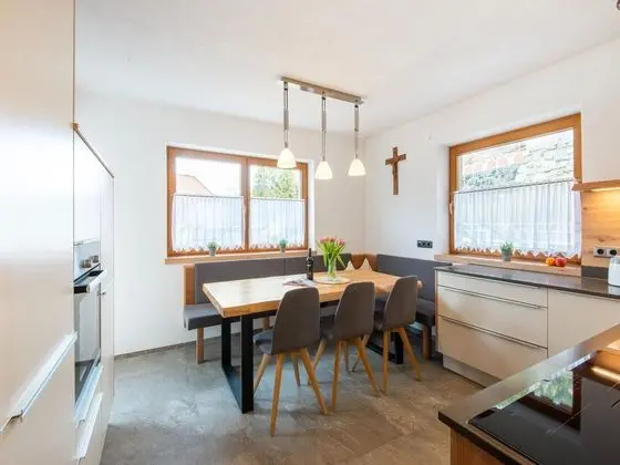 Wooden Chalet in Zell am Ziller With Terrace and Views - Yerinde Yemek