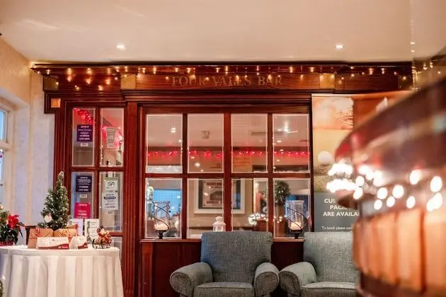 Woodenbridge Hotel - Lobi