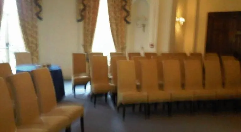 Woodland Manor Hotel
