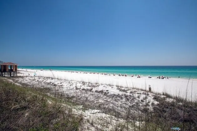 Woodland Shores Beach Resort by Panhandle Getaways - Plaj