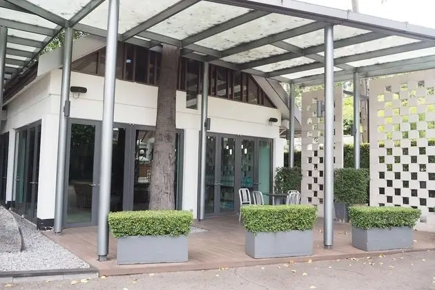 Woodlands Hotel & Resort - Dış Mekan