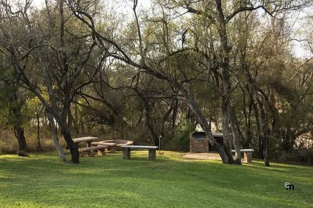 Woodlands Stop Over and Lodge - Dış Mekan