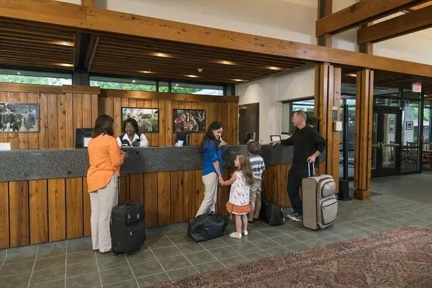 Woodlands Hotel & Suites - A Colonial Williamsburg Hotel - Lobi