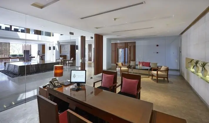 Woodlands Suites Serviced Residences - Lobi