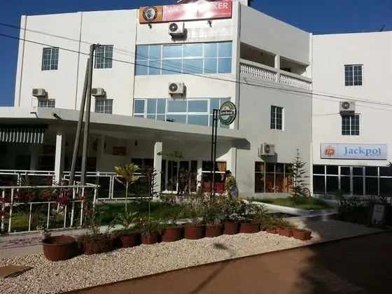 Woodpecker Resort