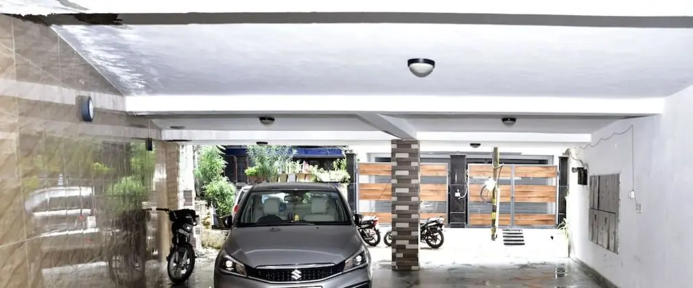 Woodpecker - Hauz Khas - Dış Mekan