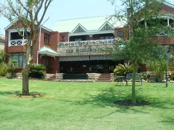 The Woodpecker Inn