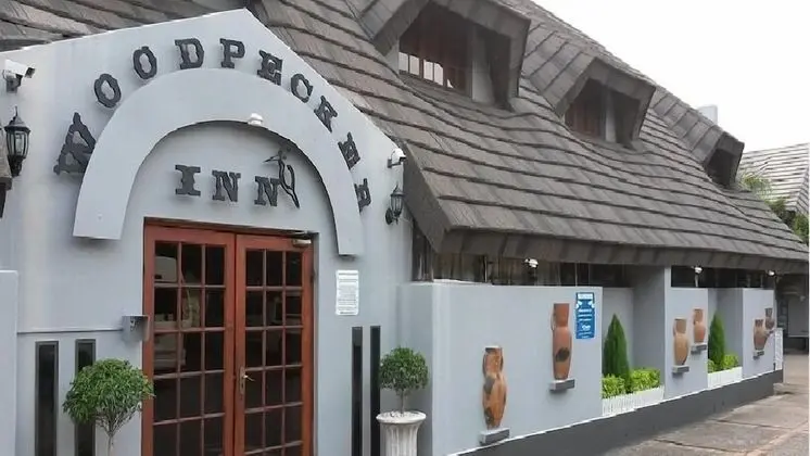 Woodpecker Inn