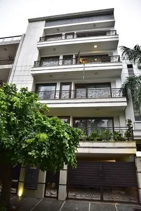 Woodpecker Service Apartments Green Park