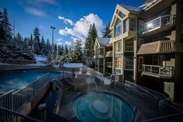 Woodrun Lodge by Whistler Premier - Havuz