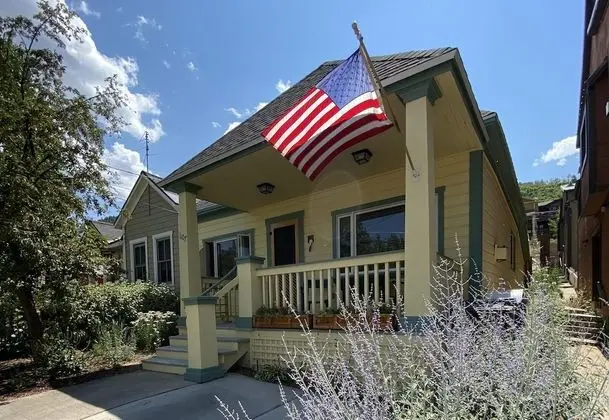 Woodside Getaway by Avantstay Character Home Close To Park City Resort w/ Hot Tub