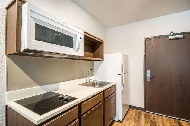 WoodSpring Suites Bradenton - Mutfak