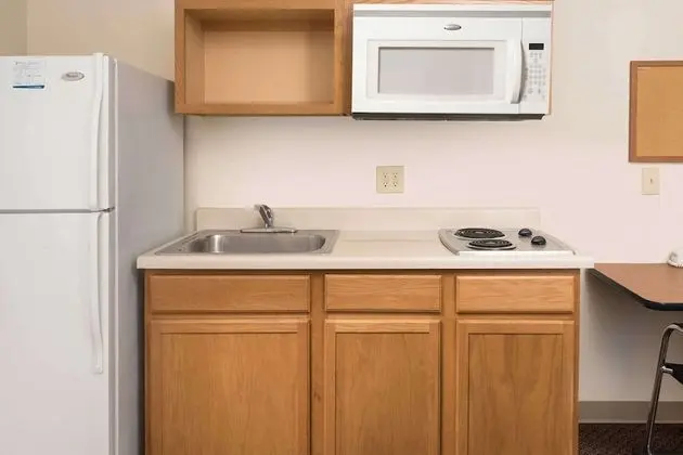 WoodSpring Suites Champaign near University - Mutfak