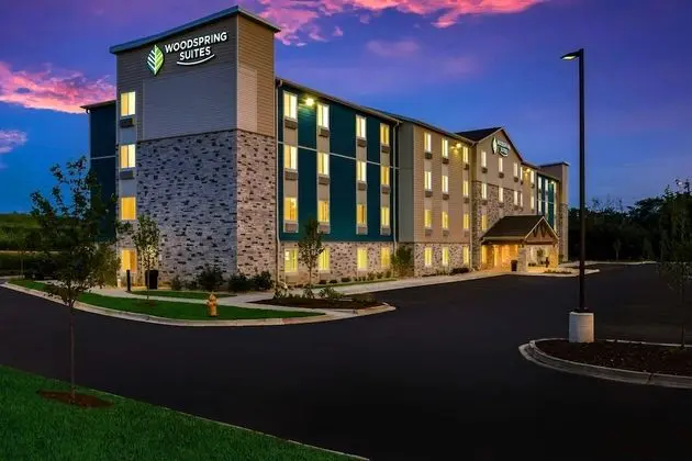 WoodSpring Suites Chicago Addison