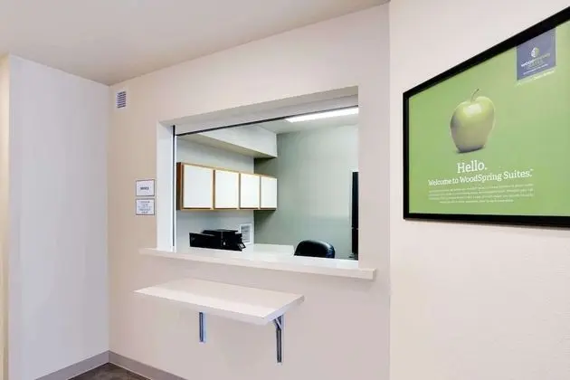 WoodSpring Suites Cincinnati Fairfield - Lobi