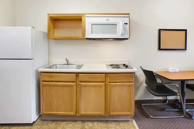 WoodSpring Suites Cincinnati Fairfield - Mutfak