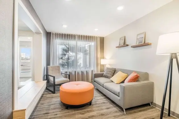 WoodSpring Suites Colton - Lobi