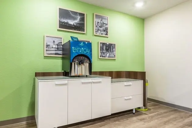 WoodSpring Suites Colton - Yerinde Yemek